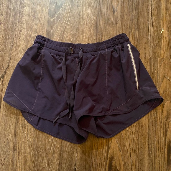 lululemon athletica Pants - Lululemon hotty hot shorts size 6